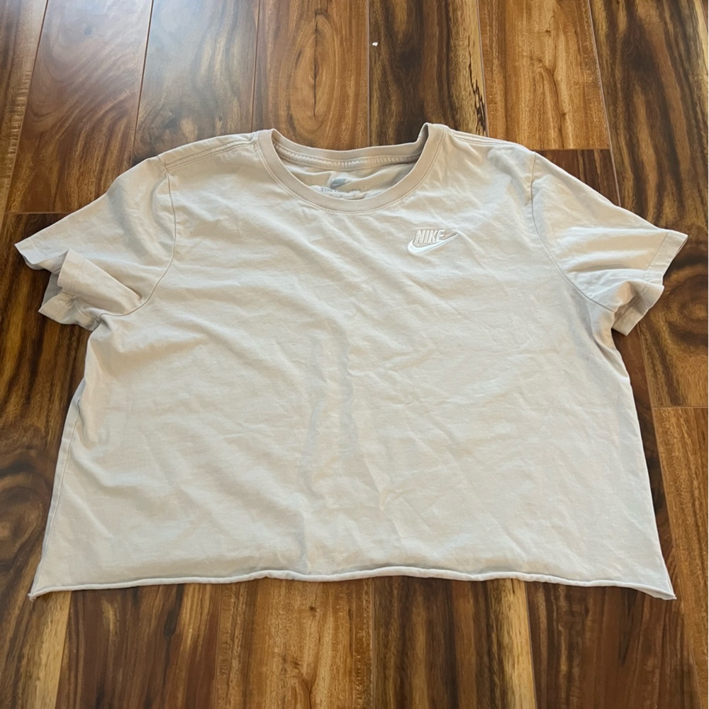 Nike cropped tshirt